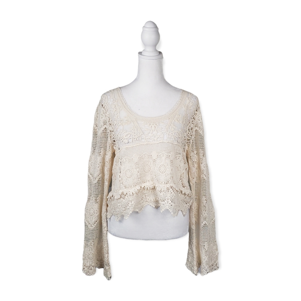 Staring at Stars Crochet Crop Top size Medium Ivory Long Sleeve Lace Blouse